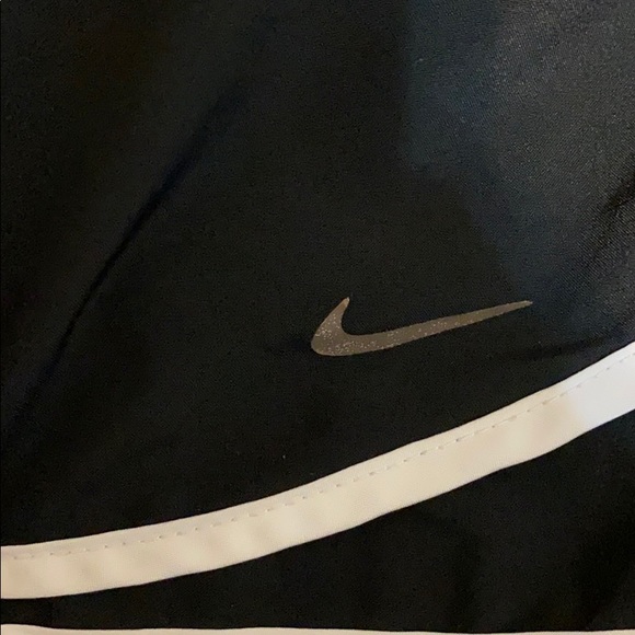 Nike dri fit shorts - Picture 2 of 3